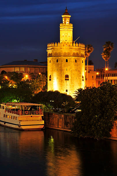 torre del oro, siviglia, spagna - seville sevilla torre del oro tower foto e immagini stock