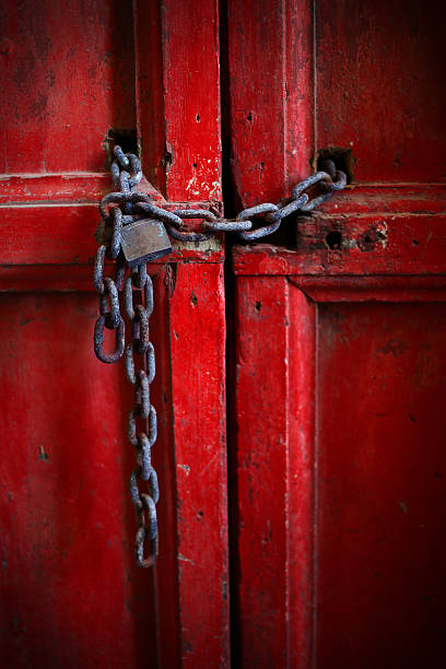Red door - Photo