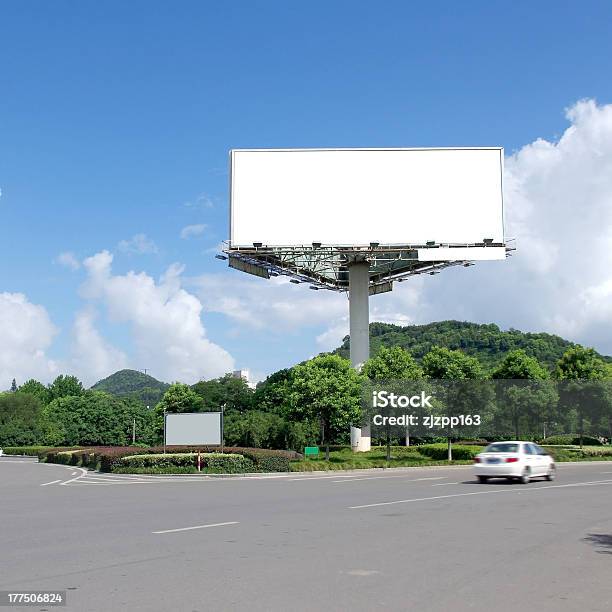 Blue Sky 고속도로 광고판 간판에 대한 스톡 사진 및 기타 이미지 - 간판, 고속도로, 도로