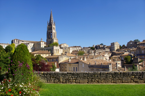 Saint-Emilion is one of the principal red wine areas of Bordeaux, the wines of Saint-Emilion are respected all over the planet.