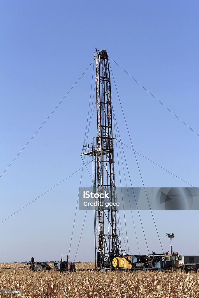 drilling rig e olio attrezzature - Foto stock royalty-free di Acciaio