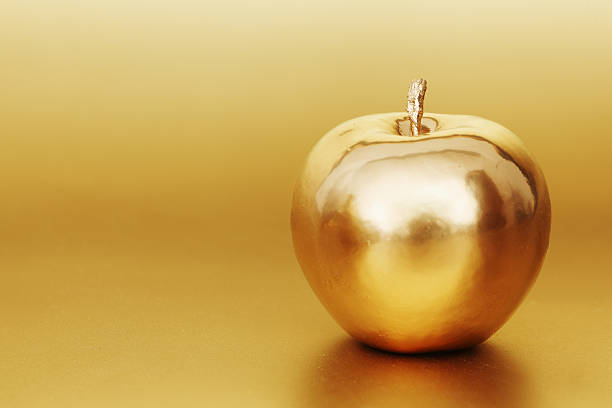Golden Apple On Gold Background Stock Photo - Download Image Now - Apple -  Fruit, Gold Colored, Gold - Metal - iStock