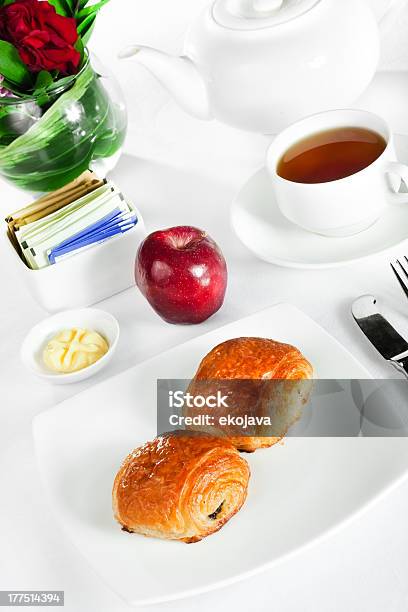 Desayuno Continental Foto de stock y más banco de imágenes de Al horno - Al horno, Alimento, Buñuelo en forma de rosca