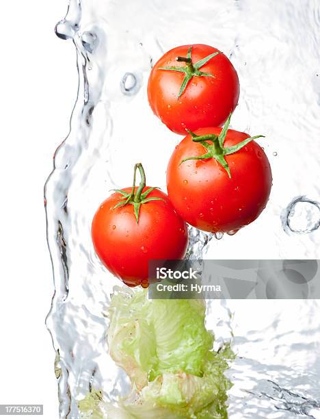 Ausgewaschene Tomaten Und Salat Stockfoto und mehr Bilder von Speisen - Speisen, Tropfen, Abnehmen