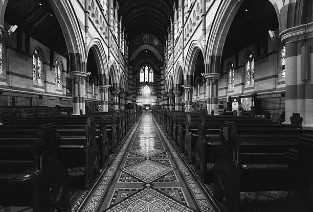 istock st paul's church 177517330
