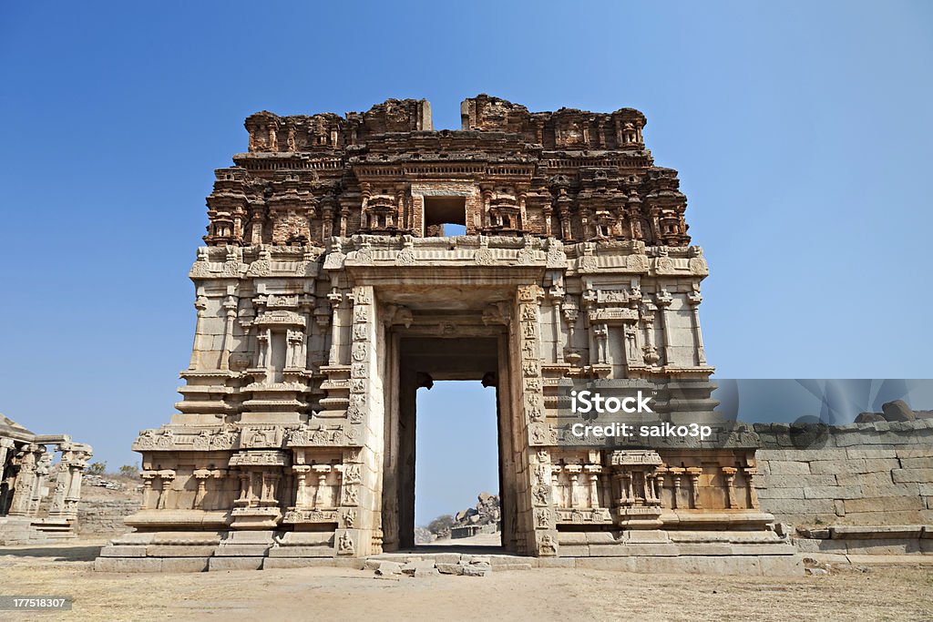 Tempio indù, Hampi - Foto stock royalty-free di Antico - Condizione