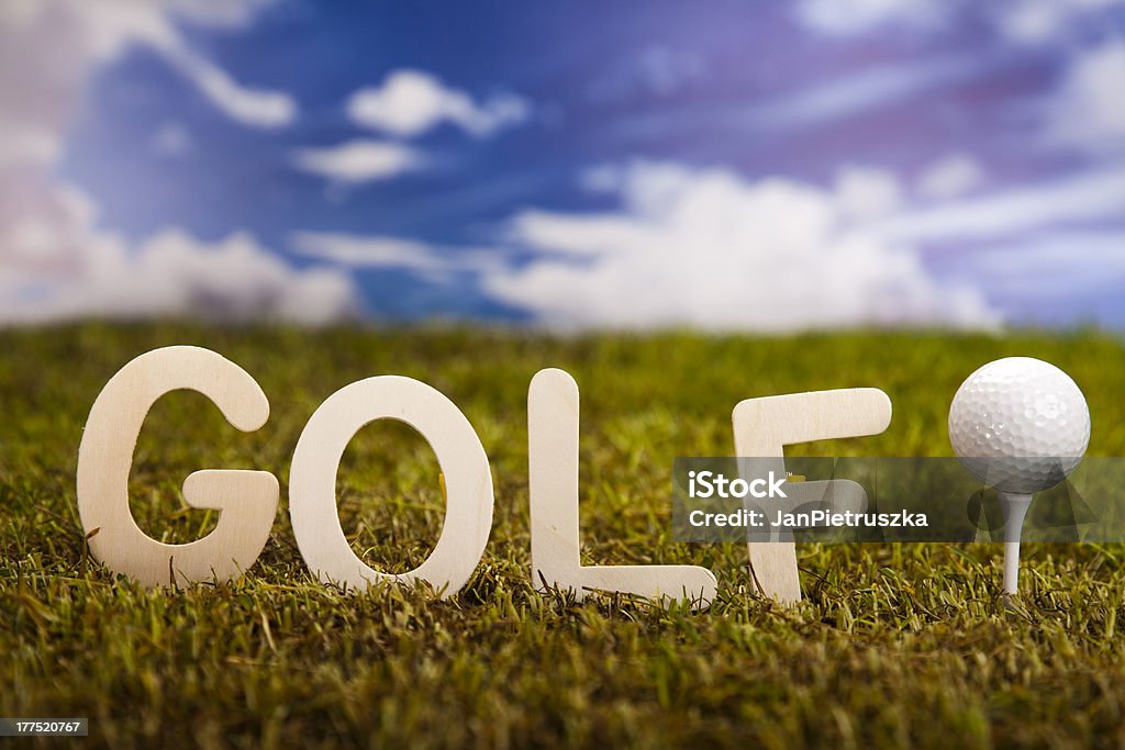 Bola de Golfe no prado verde - Royalty-free Ao Ar Livre Foto de stock