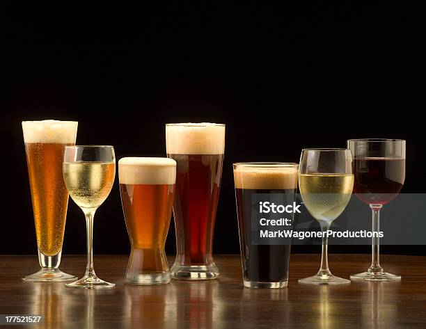 Bier Und Wein Stockfoto und mehr Bilder von Bier - Bier, Wein, Alkoholisches Getränk