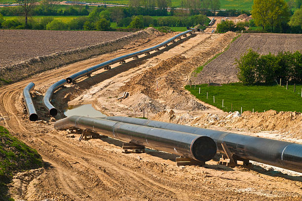 pipeline-konstruktion - liquefied natural gas stock-fotos und bilder