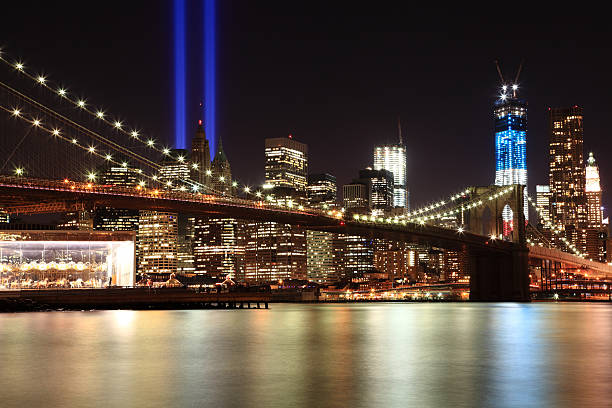 istock Tribute in Lights with Freedom tower and Brooklyn bridge 177523402