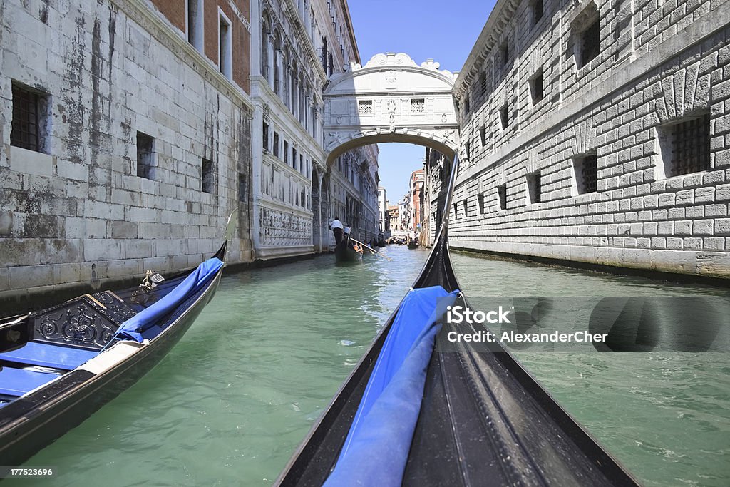 Palácio canal e a Ponte dos Suspiros, em Veneza-Itália - Foto de stock de Gôndola royalty-free