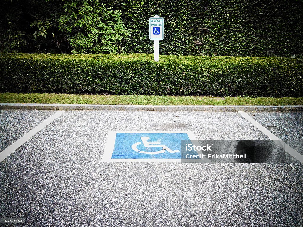 Behindertengerechte Parkplätze - Lizenzfrei Andersfähigkeiten Stock-Foto
