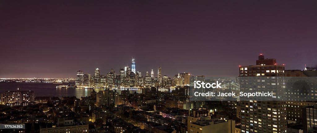 New York City bei Nacht-WTC in Blau - Lizenzfrei Außenaufnahme von Gebäuden Stock-Foto