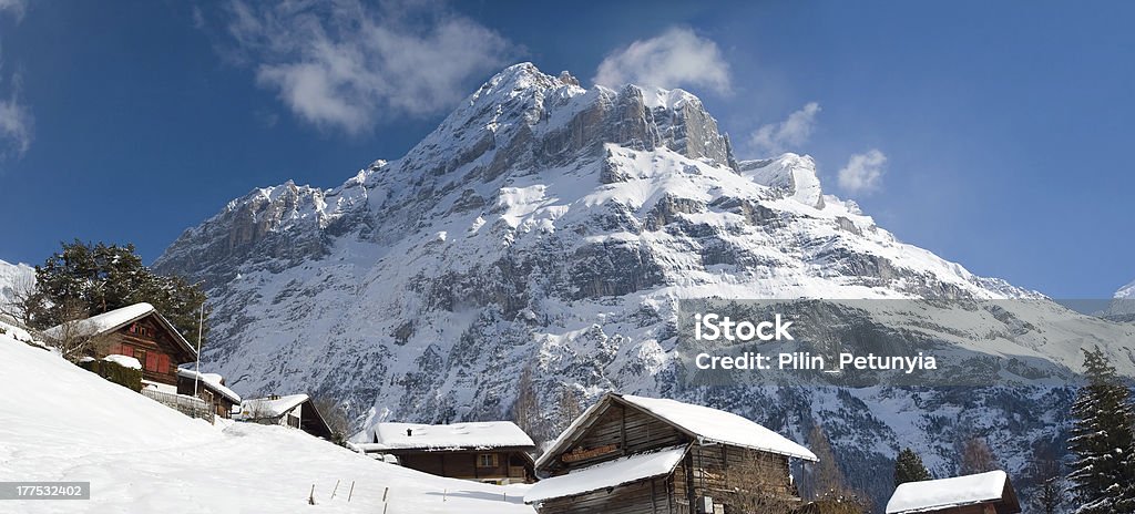 Hotel perto de Grindelwald ski área. Alpes suíços no Inverno - Royalty-free Alpes Europeus Foto de stock