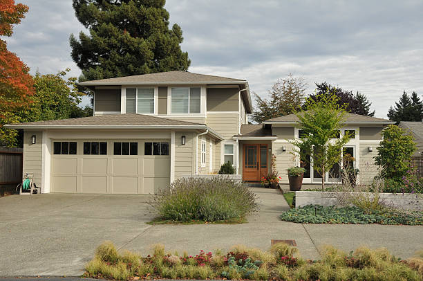 istock Family house with  nice landscaping 177533581