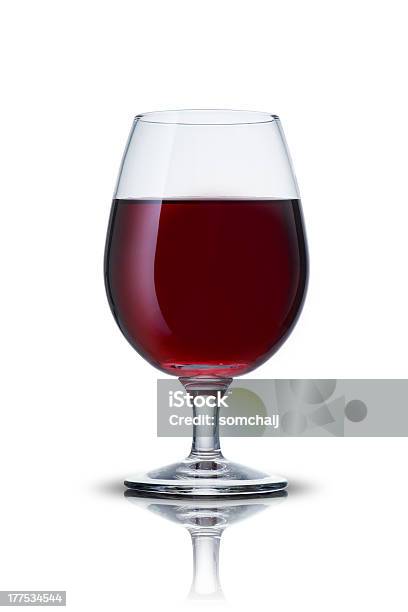 Copo De Vinho Tinto - Fotografias de stock e mais imagens de Barril - Barril, Barril de vinho, Bebida