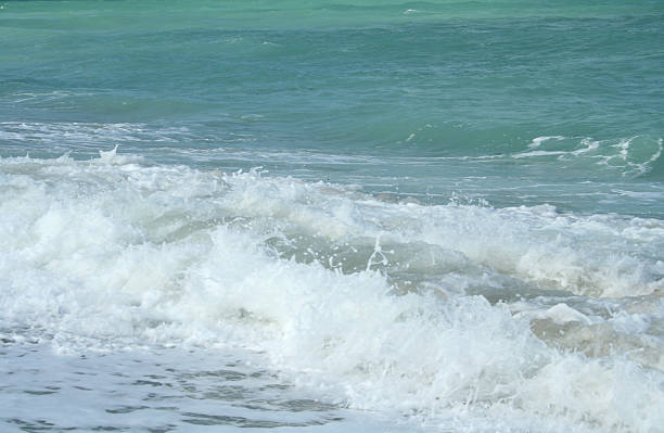 bate ondas 2 - white water atlanta fotos imagens e fotografias de stock