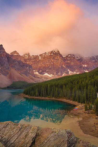 istock Famous Moraine Lake at sunrise 177535290