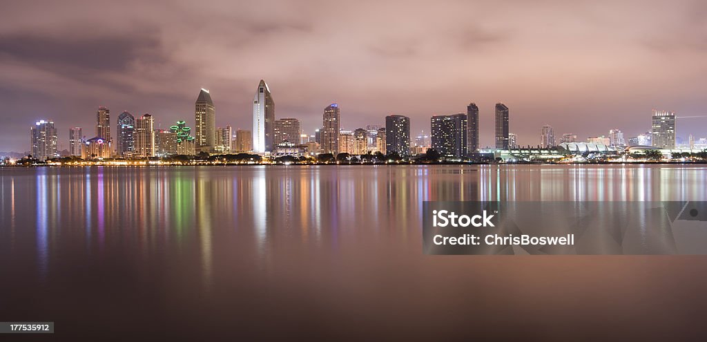 San Diego California Skyline bei Nacht Bürogebäude Lichter Coronado - Lizenzfrei Abenddämmerung Stock-Foto