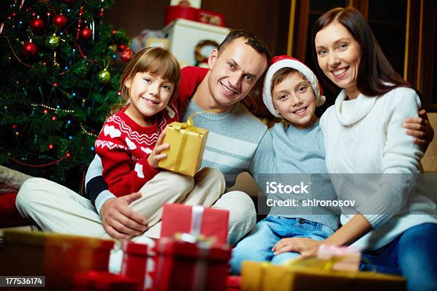 크리스마스 이브 가족에 대한 스톡 사진 및 기타 이미지 - 가족, 남성, 남자