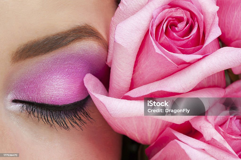 Olhos de mulher com Maquiagem rosa e - Royalty-free 20-29 Anos Foto de stock