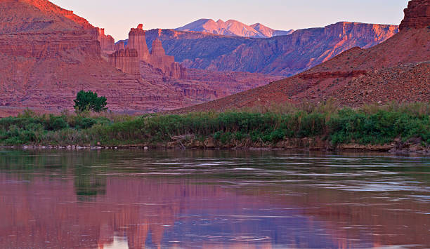 istock Purple Sunset on Fisher Towers 177539267