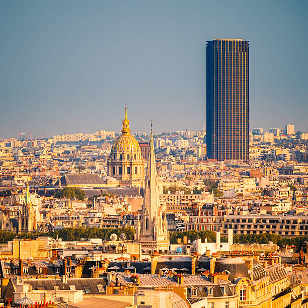 torre montparnasse e les invalides, paris - paris square architecture travel destinations urban scene imagens e fotografias de stock