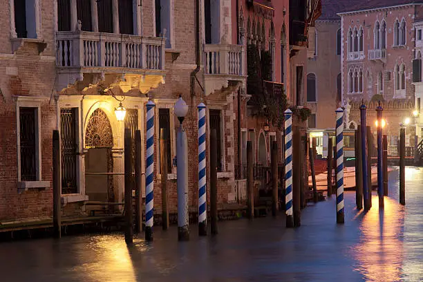 buildings in the light of dawn in the canal grande invenezia