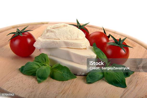 モッツァレラチーズのチェリートマトのバジル - イタリアのストックフォトや画像を多数ご用意 - イタリア, チーズ, トマト