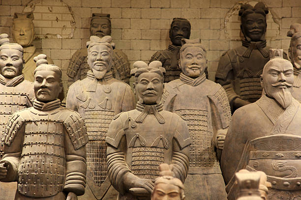 il famoso esercito di terracotta di xian, in cina - xian immagine foto e immagini stock