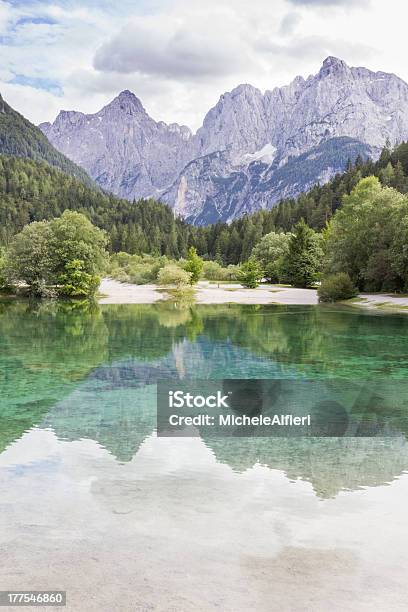 Lago Jasna Cerca De Kranjska Gora Eslovenia Foto de stock y más banco de imágenes de Agosto - Agosto, Aire libre, Alpes Europeos