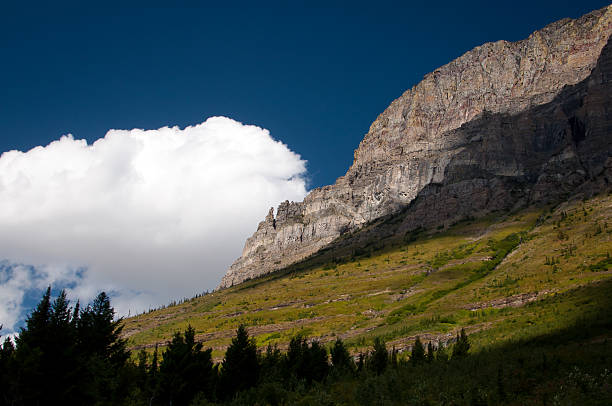 berg wolken - montana british columbia glacier national park mountain mountain range stock-fotos und bilder