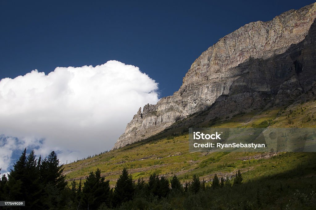 Nuvens de montanha - Foto de stock de Azul royalty-free