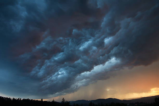 istock A thunderstorm rolled in as the sun set on the horizon 177551801