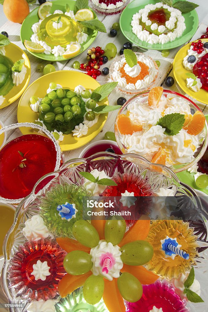 Fiesta de cumpleaños con jalea de frutas - Foto de stock de Alimento libre de derechos