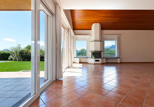 sala con chimenea - piso de terracota fotografías e imágenes de stock