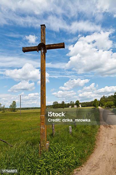 Foto de Figura De Jesus No Cross e mais fotos de stock de Apóstolo - Apóstolo, Arte e Artesanato - Assunto, Azul