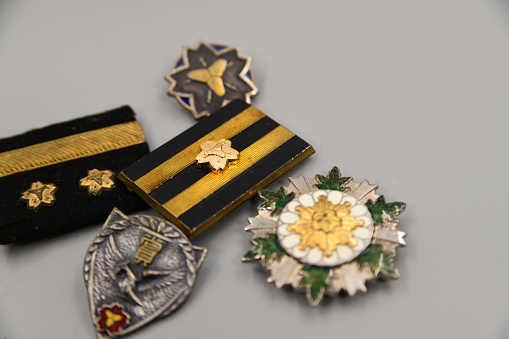 Rank insignia and commemorative insignia of fire department members from the Showa era