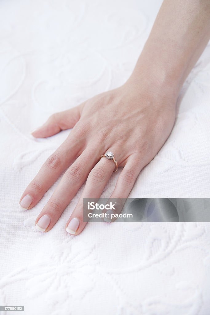 Mano diamantes anillo de con - Стоковые фото Обручальное кольцо роялти-фри