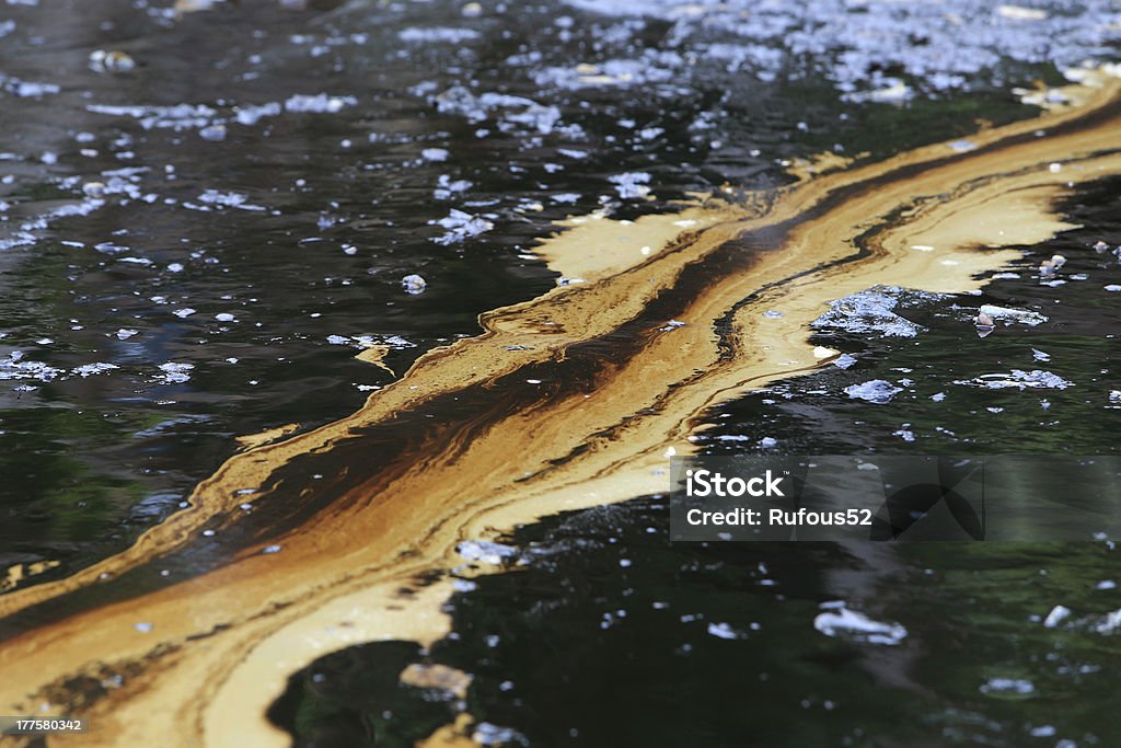 Der Ölverschmutzung im Golf ist auf einem Strand - Lizenzfrei Bohrinsel Stock-Foto
