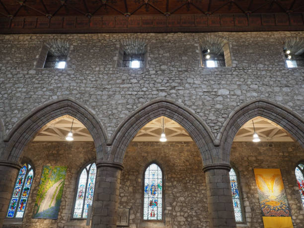 アバディーンの聖マチャール大聖堂の内部 - st machars cathedral ストックフォトと画像