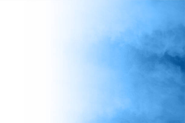 jasny jasny pastelowy błękit nieba i wyblakły biały kolor plamisty, szorstki, teksturowany efekt rustykalny i rozmazany pusty poziomy ombre tła wektorowe z subtelną teksturą na całej powierzchni jak malarstwo akwarelowe - textured effect marbled effect blue backgrounds stock illustrations