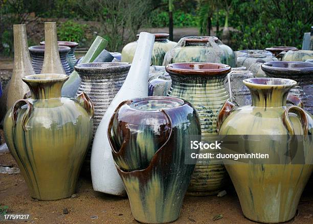 Foto de Glazed Vasos De Terracota Com Texturas Coloridas Única Do Vietnã e mais fotos de stock de Abstrato