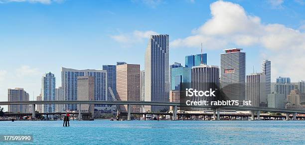 Miami Drapaczy Chmur - zdjęcia stockowe i więcej obrazów Architektura - Architektura, Bez ludzi, Biurowiec