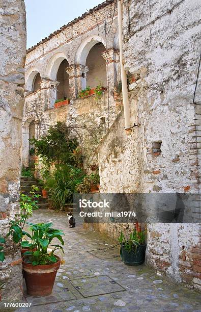 Vicolo Tursi Basilicata Italia - Fotografie stock e altre immagini di Ambientazione esterna - Ambientazione esterna, Antico - Condizione, Arcata