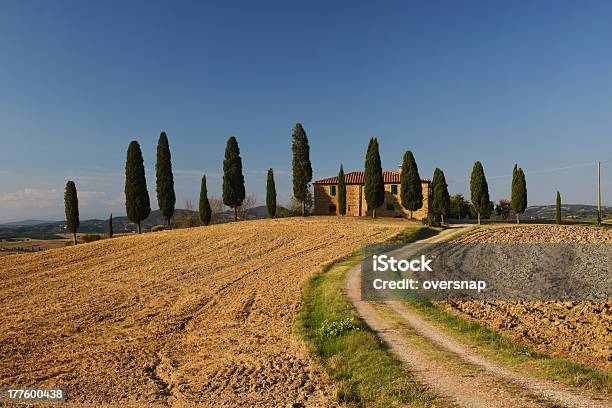 Toscana - Fotografias de stock e mais imagens de Ao Ar Livre - Ao Ar Livre, Casa, Casa de Campo - Estrutura construída