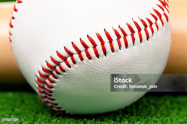 Bola De Béisbol Foto de stock y más banco de imágenes de Actividad - Actividad, Amateur, Base - Artículos deportivos