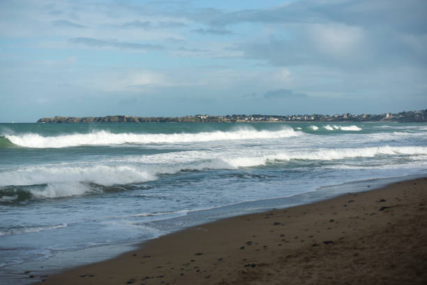 istock Plage du Sillon in Saint-Malo - waves 1776070829
