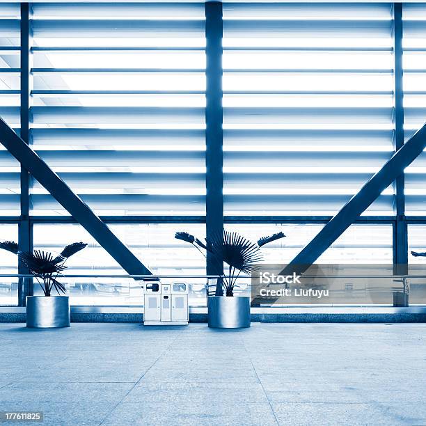 Corredor Do Edifício De Escritório - Fotografias de stock e mais imagens de Aberto - Aberto, Ala hospitalar, Arcada