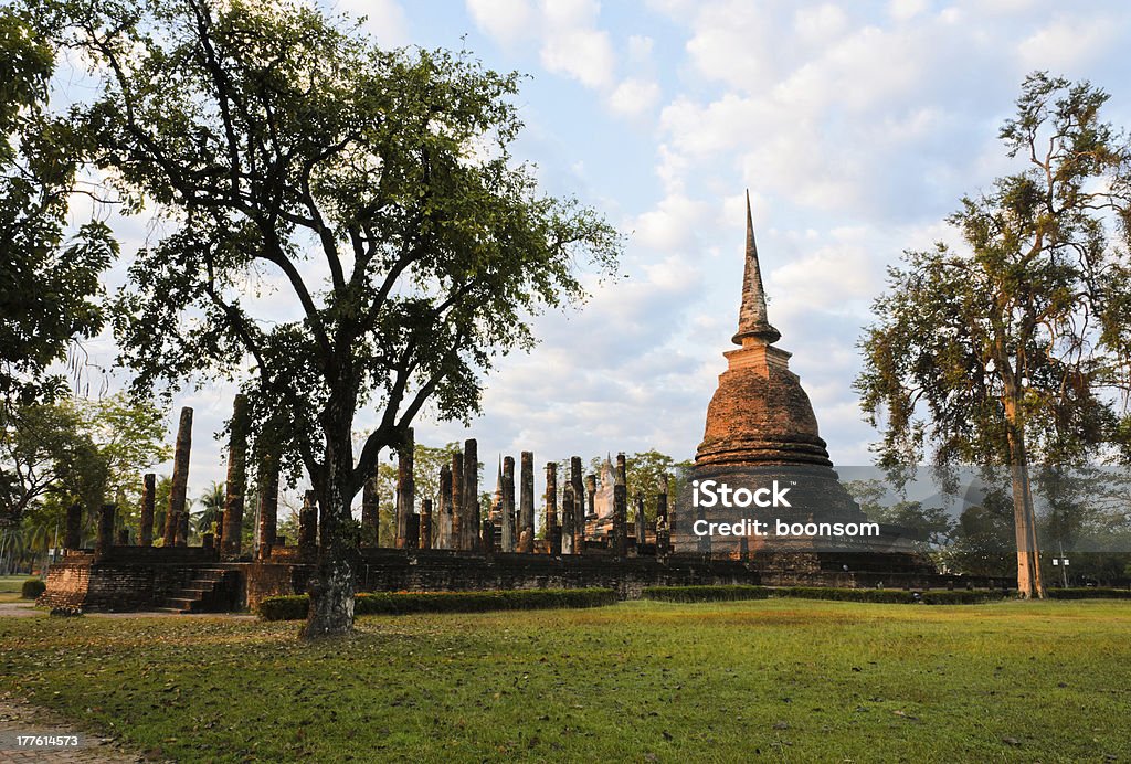 Parque histórico Sukhothai - Foto de stock de Antiguo libre de derechos